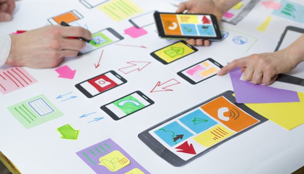 Why is it important to have an interesting pitch deck for presenting your digital media campaign?